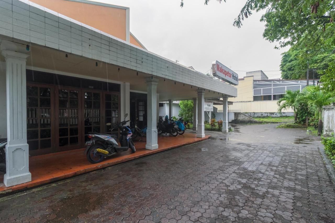 RedDoorz at Jalan Babepalar Rike Manado Hotel Bagian luar foto